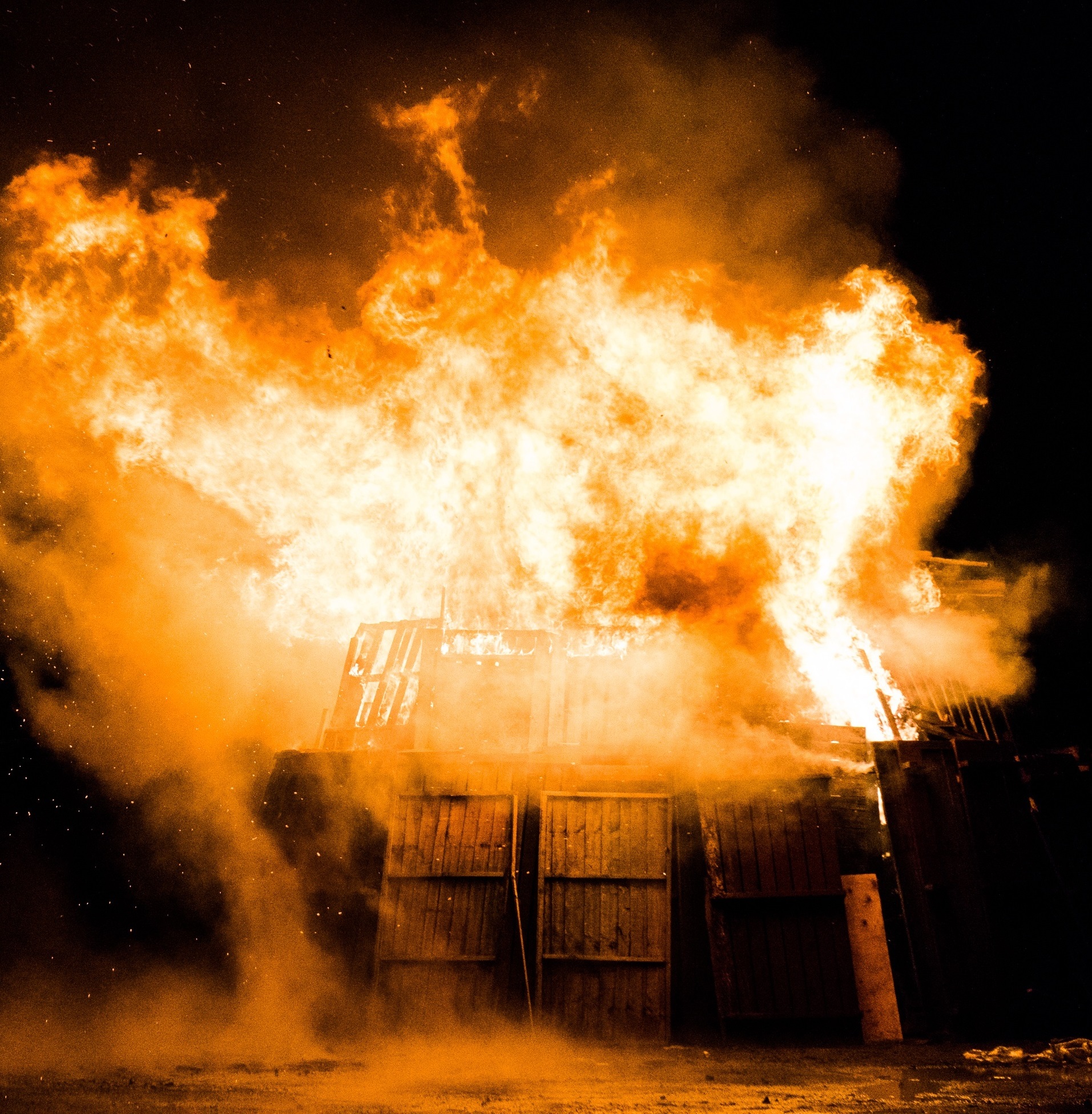 atmosphere flame fire yellow bonfire explosion 1059431 pxhere.com 1